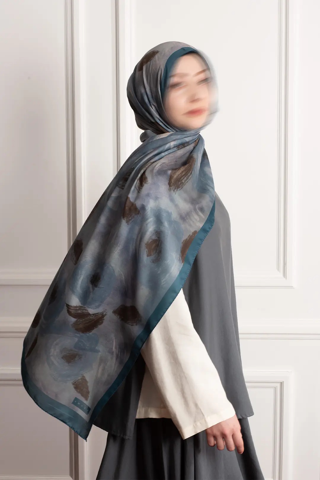 Cloud Roses Patterned Soft Scarf Indigo 4