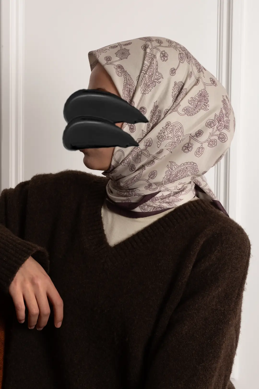 Night Ivy Patterned Soft Scarf with Stones 4