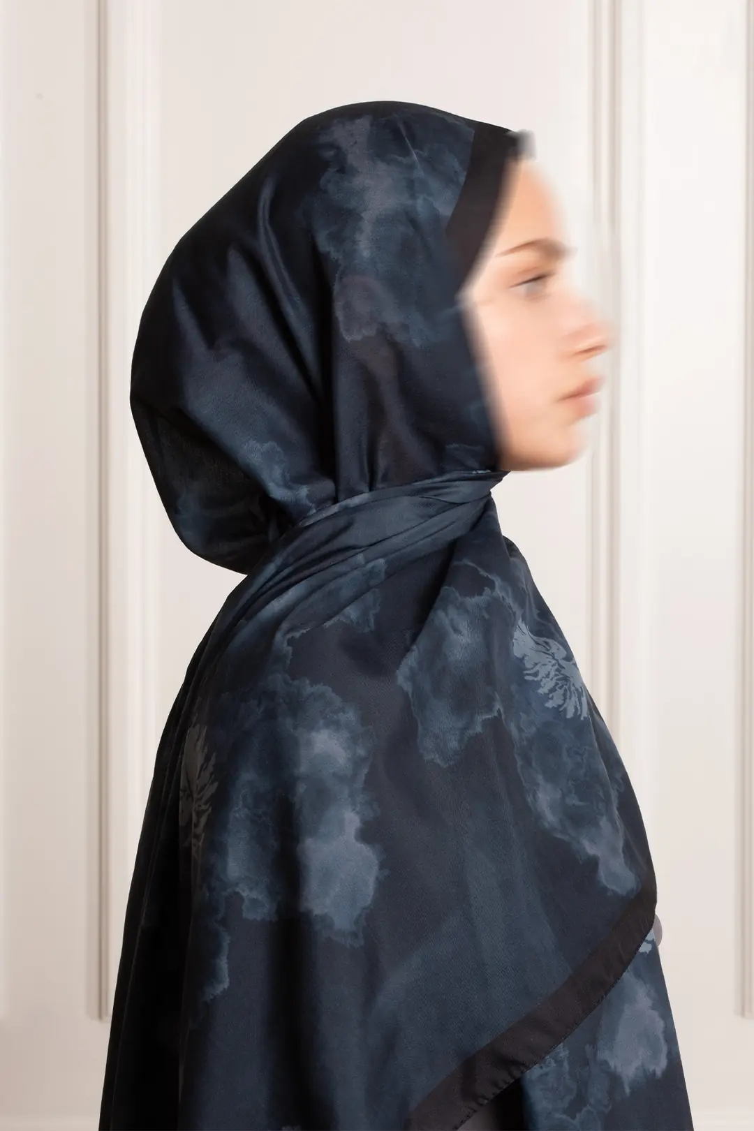 Puslu Bahçe Desenli Soft Şal Lacivert 7