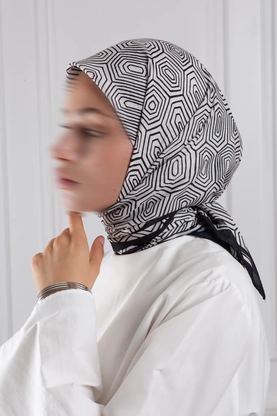 Altıgen Desenli Desenli Soft Eşarp Siyah 3