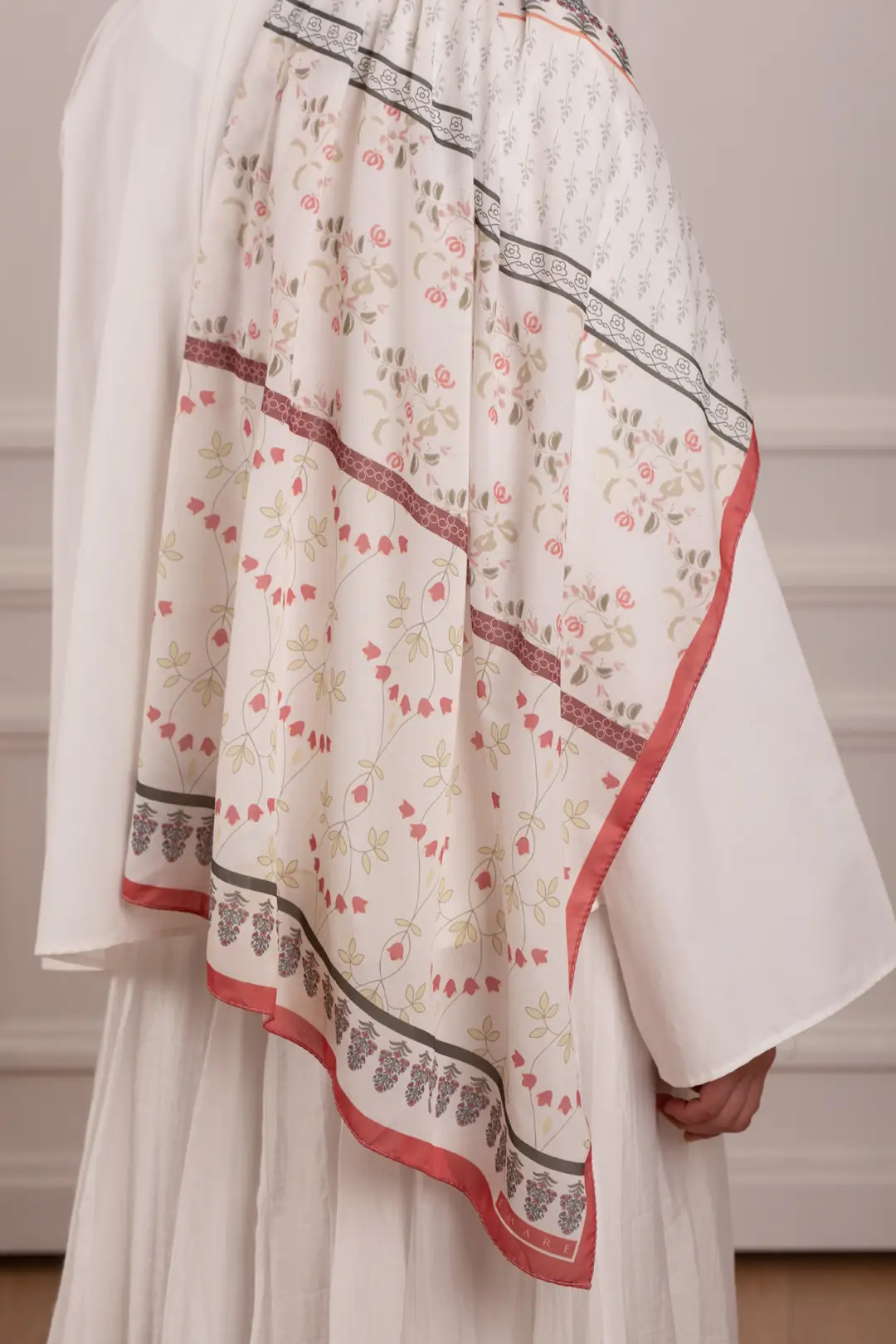Floral Harmony Desenli Soft Şal Nar Çiçeği 5