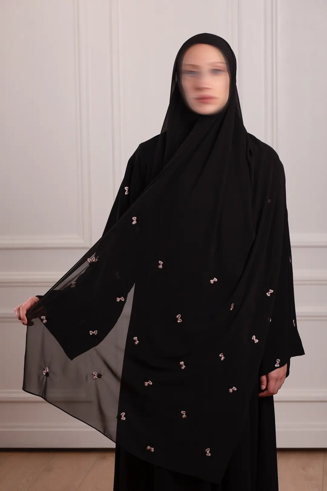 Minimal Yaprak Motifli Şifon Şal Bej 5