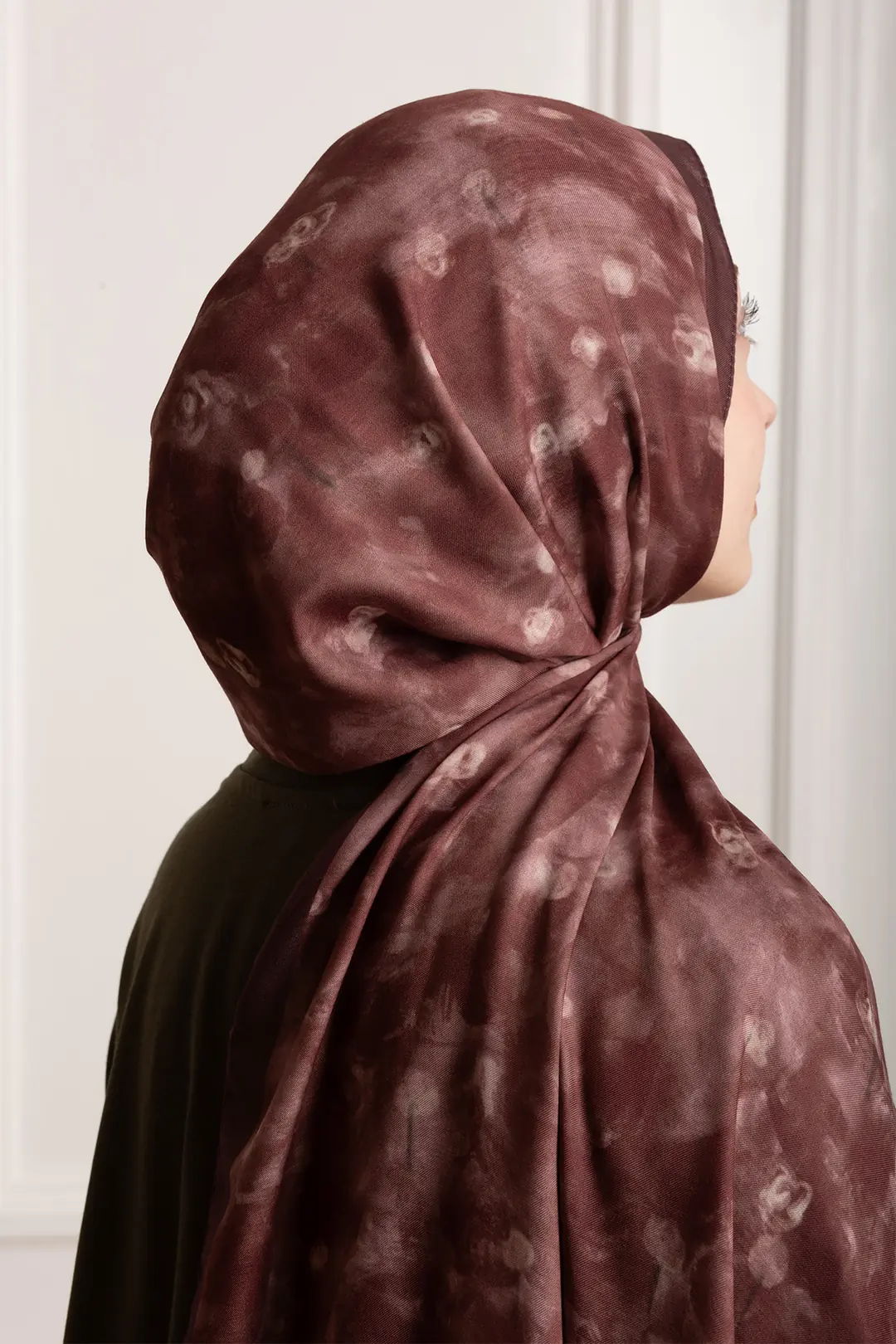Distant Garden Patterned Soft Shawl Tile 9