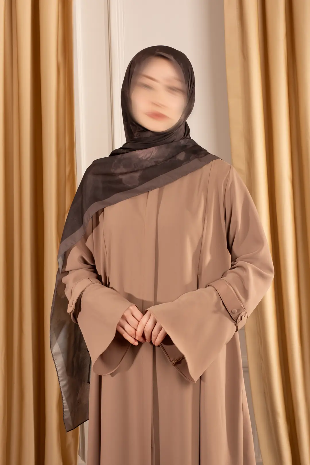 Spanish-style cufflink abaya, mink color.