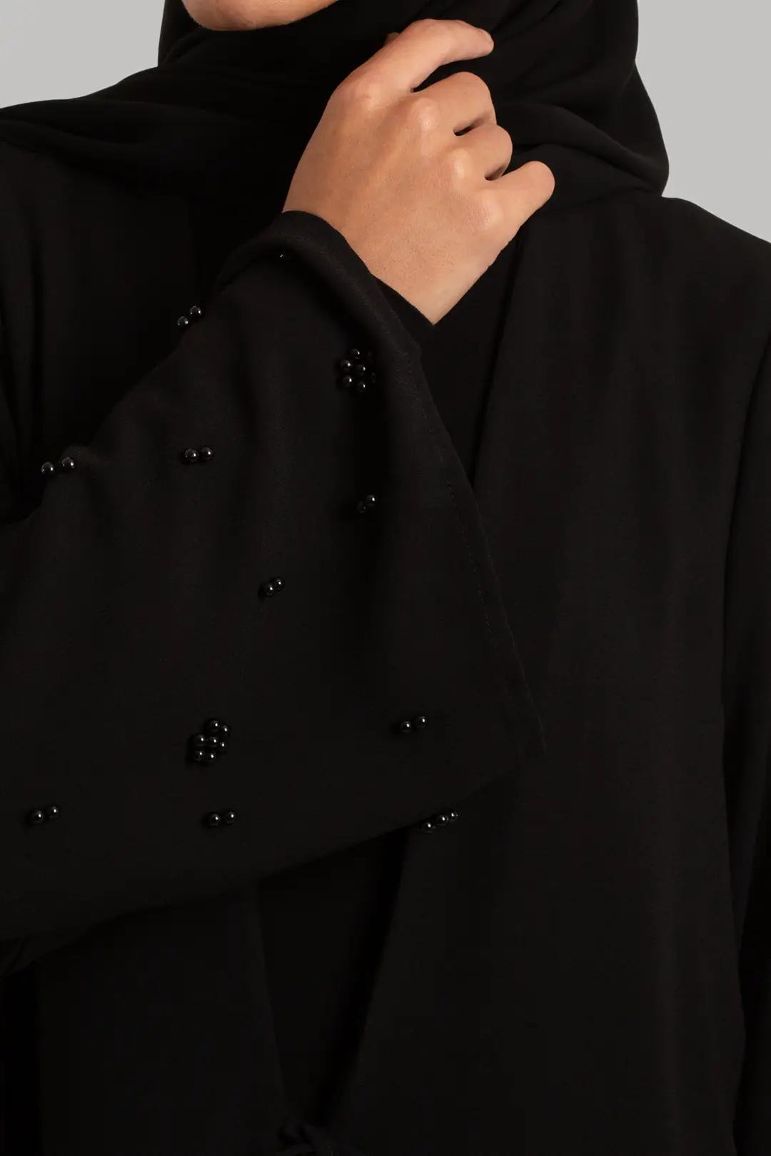 Boncuk Detaylı Abaya Siyah 8