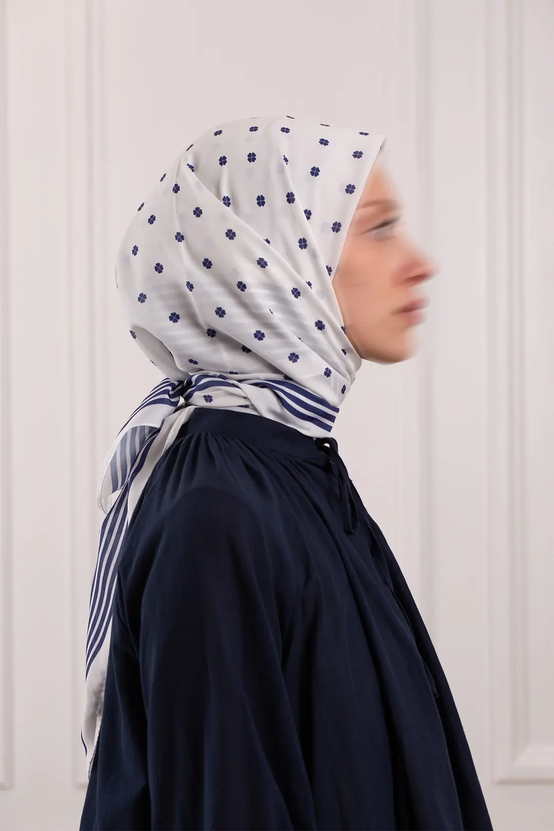 Çiçek Puantiye Desenli Soft Eşarp Lacivert 5