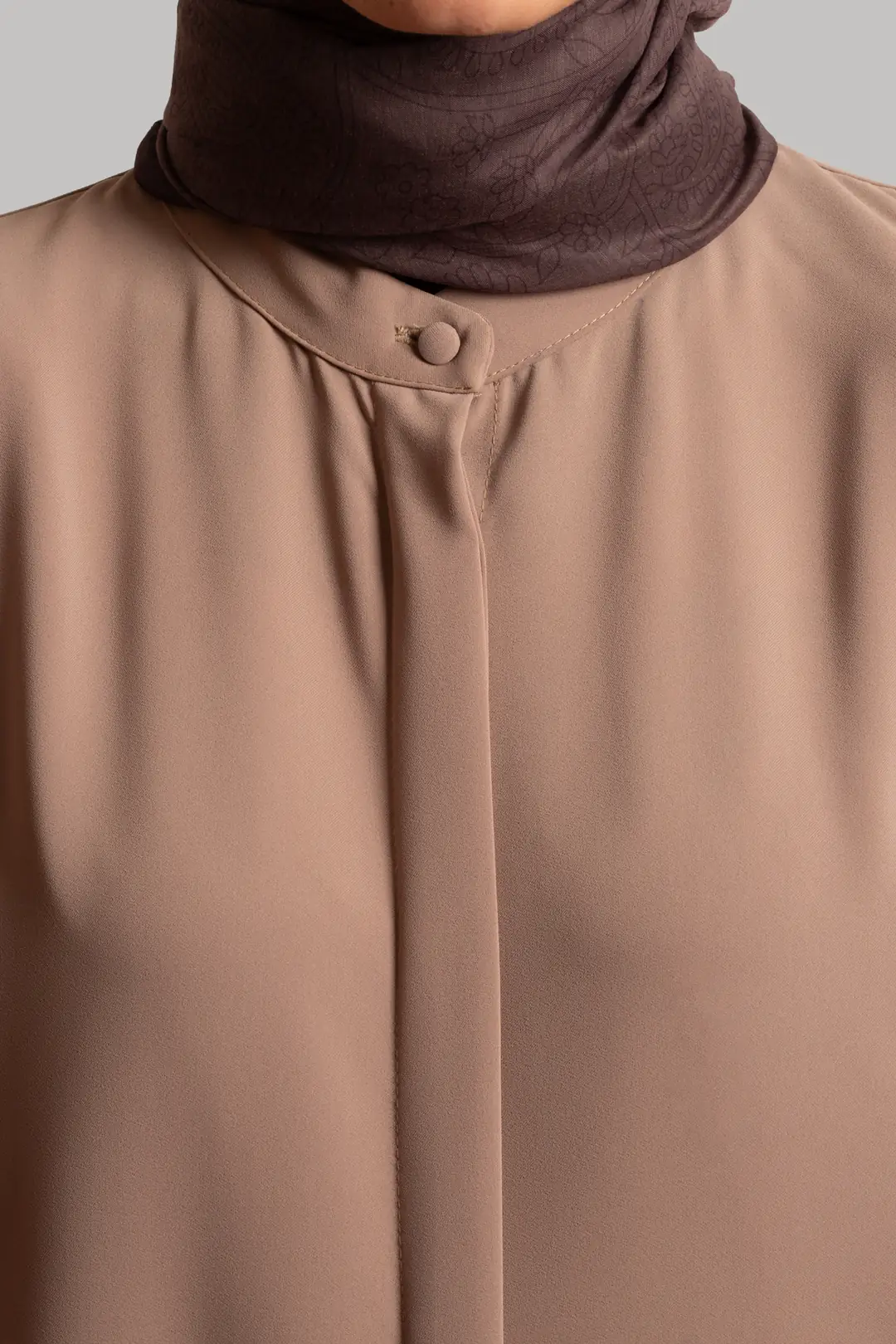 Spanish-style cufflink abaya, mink color. 8