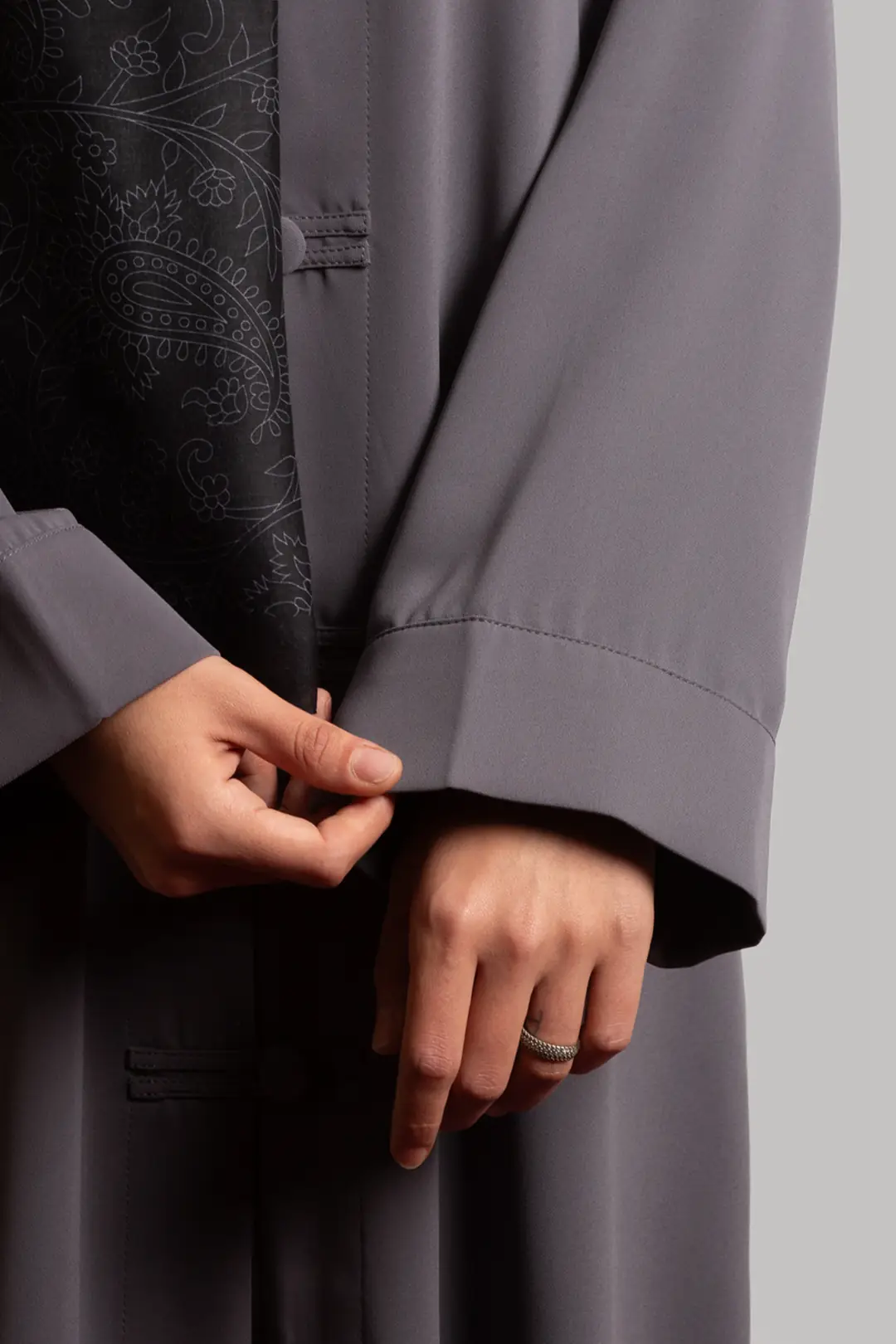 Birit Detaylı Abaya Gri 6
