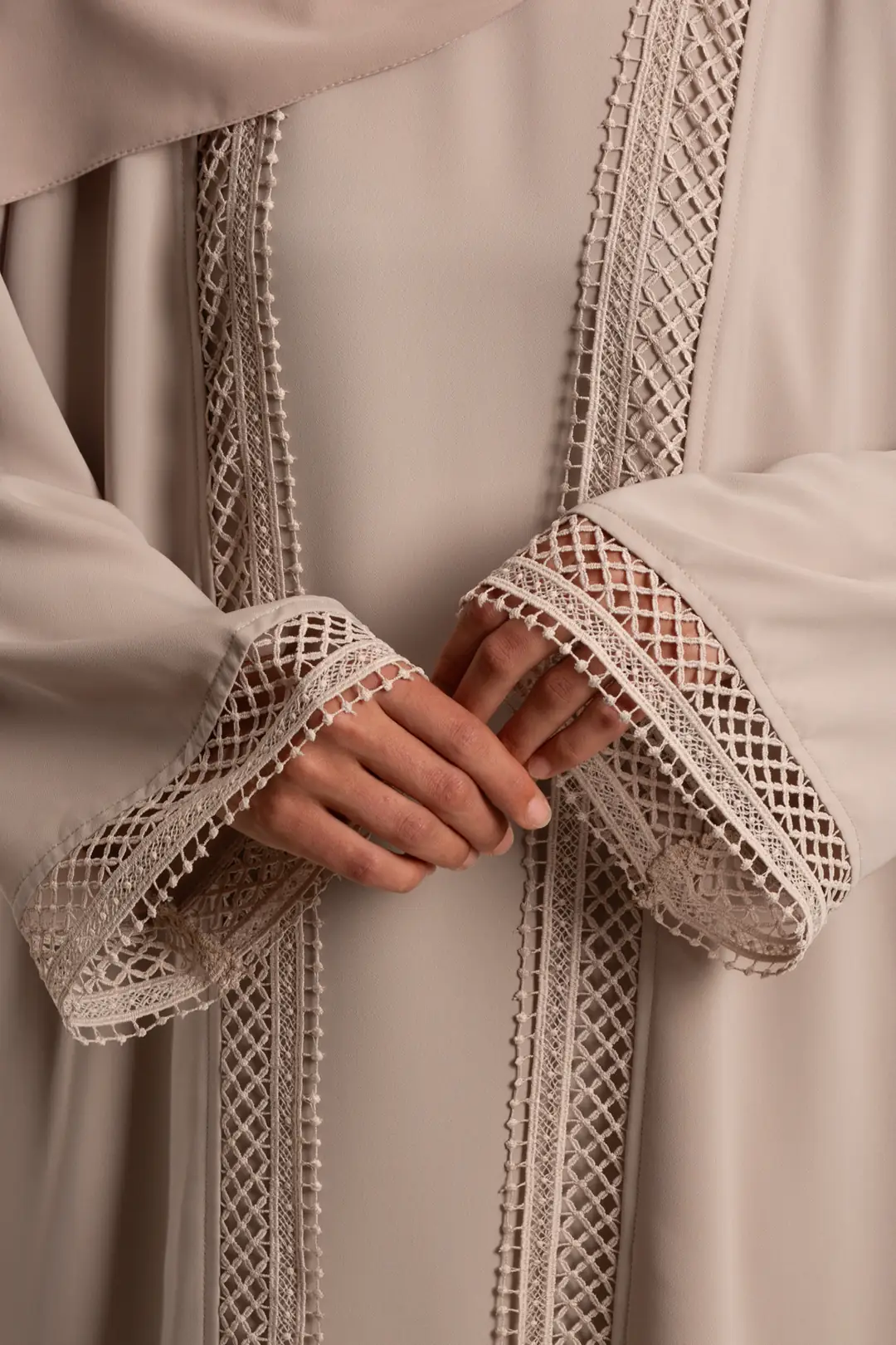 Lace Detail Abaya Set with Stones 3