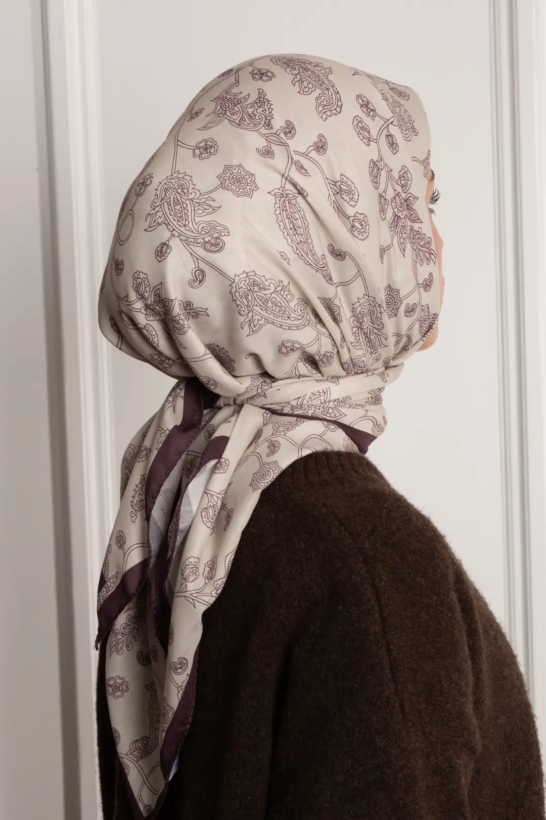 Night Ivy Patterned Soft Scarf with Stones 2