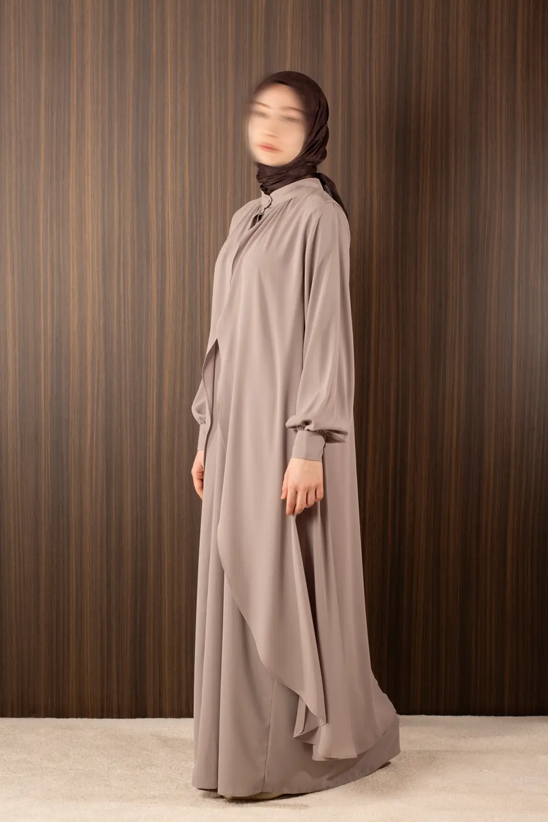 Larin Buttoned Abaya Silver