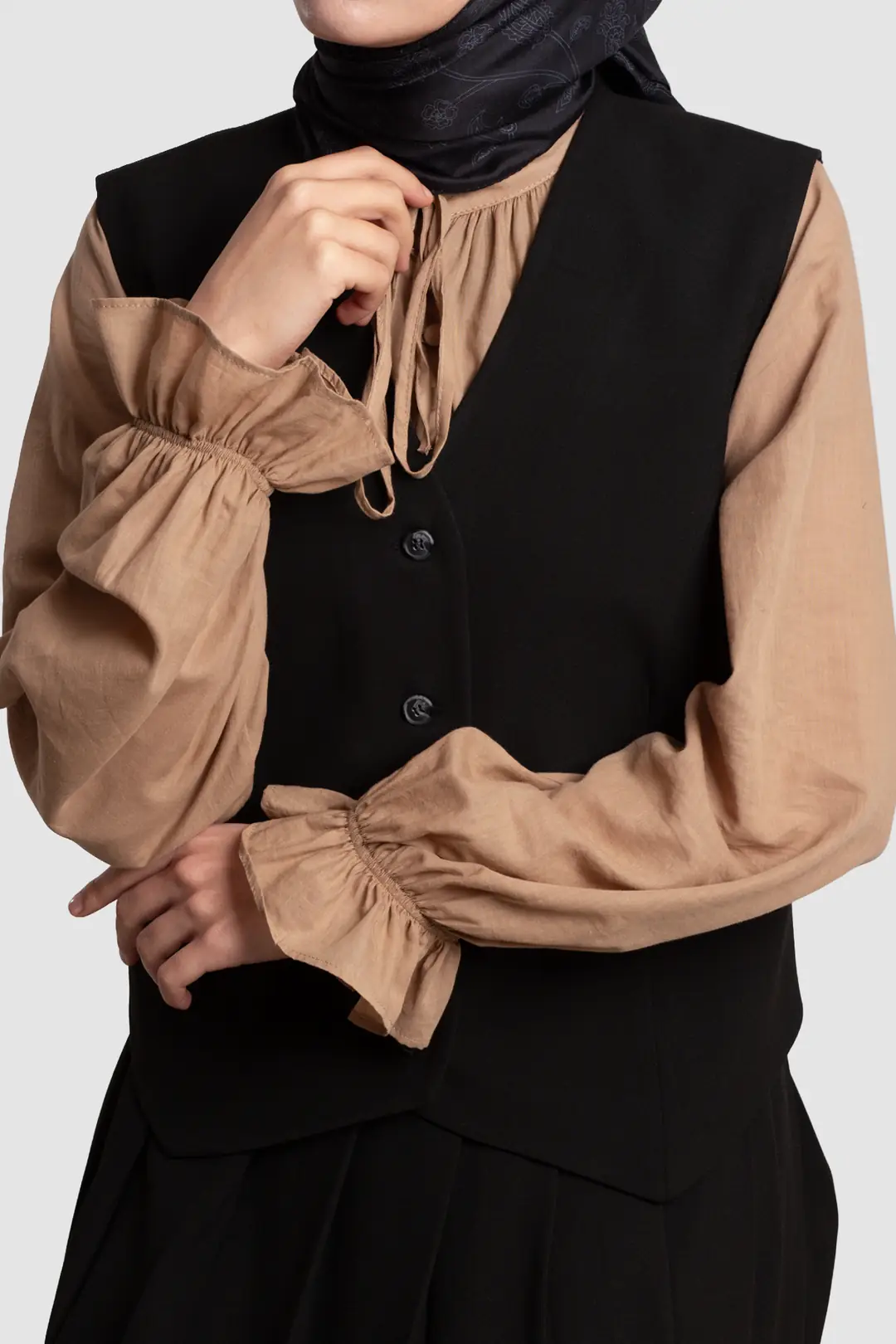 V-Neck Buttoned Vest, Black