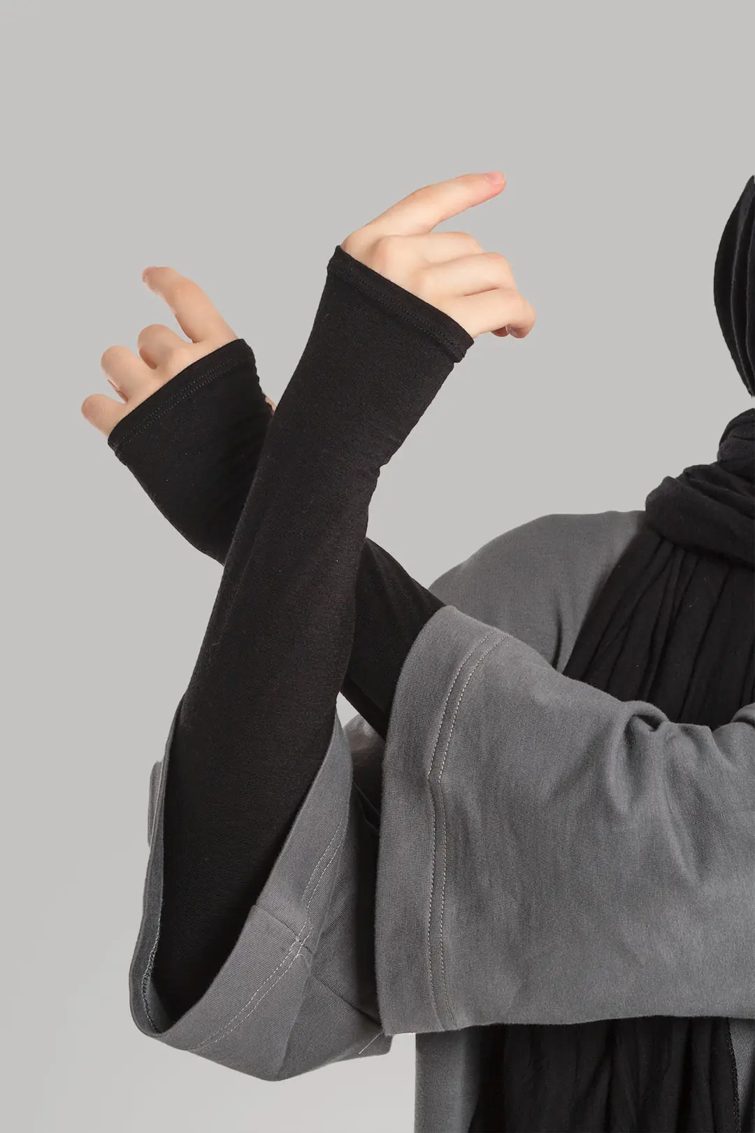 Armguard with Fingers