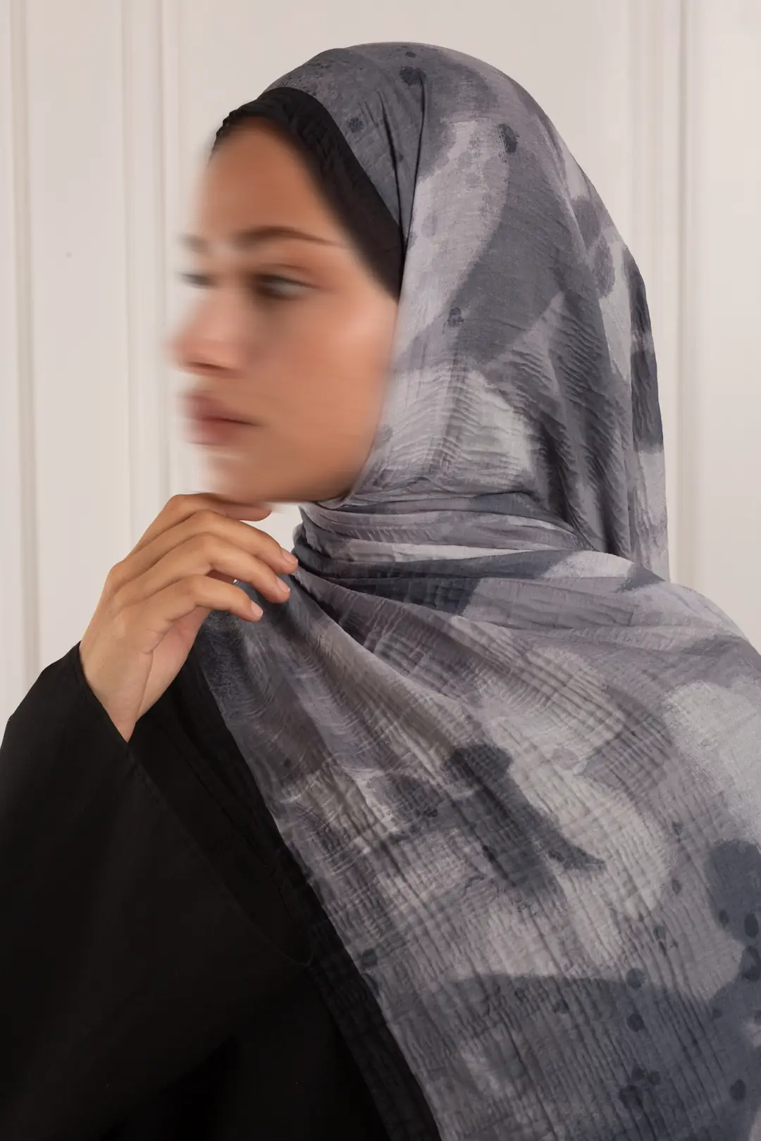 Pastel Bahçe Desenli Müslin Şal Antrasit 6