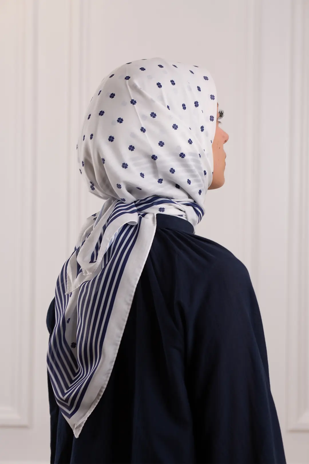 Çiçek Puantiye Desenli Soft Eşarp Lacivert 8