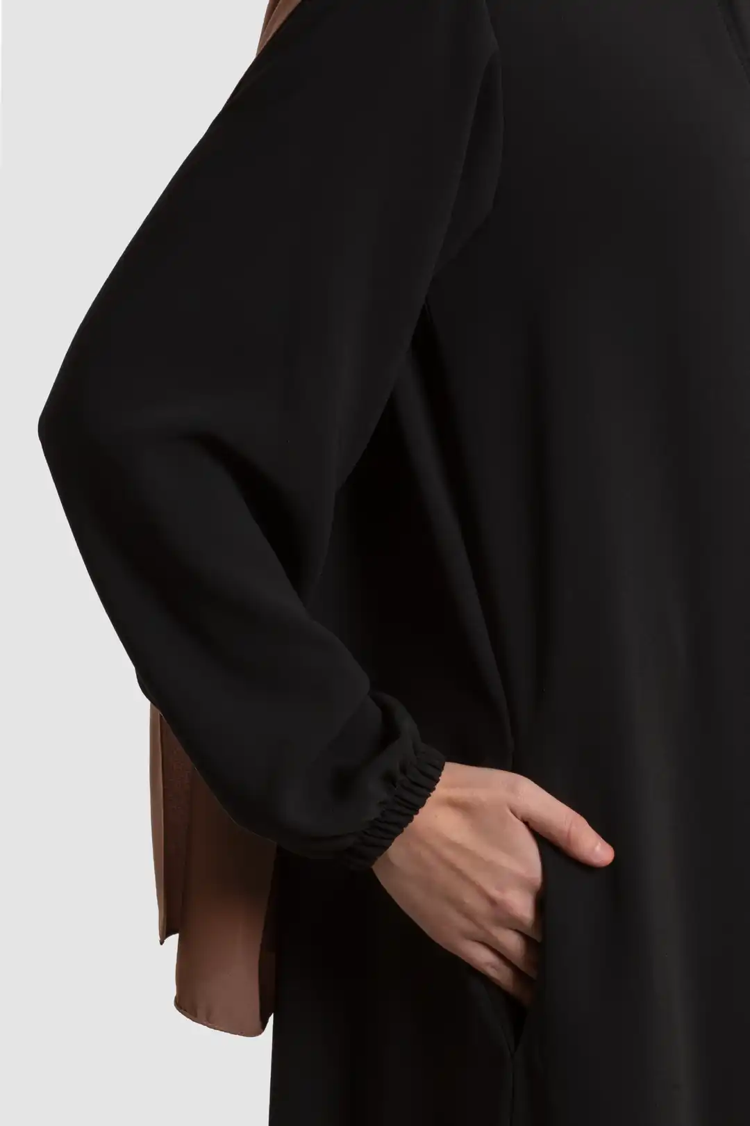 Arya Full-Length Zippered Abaya Black 5