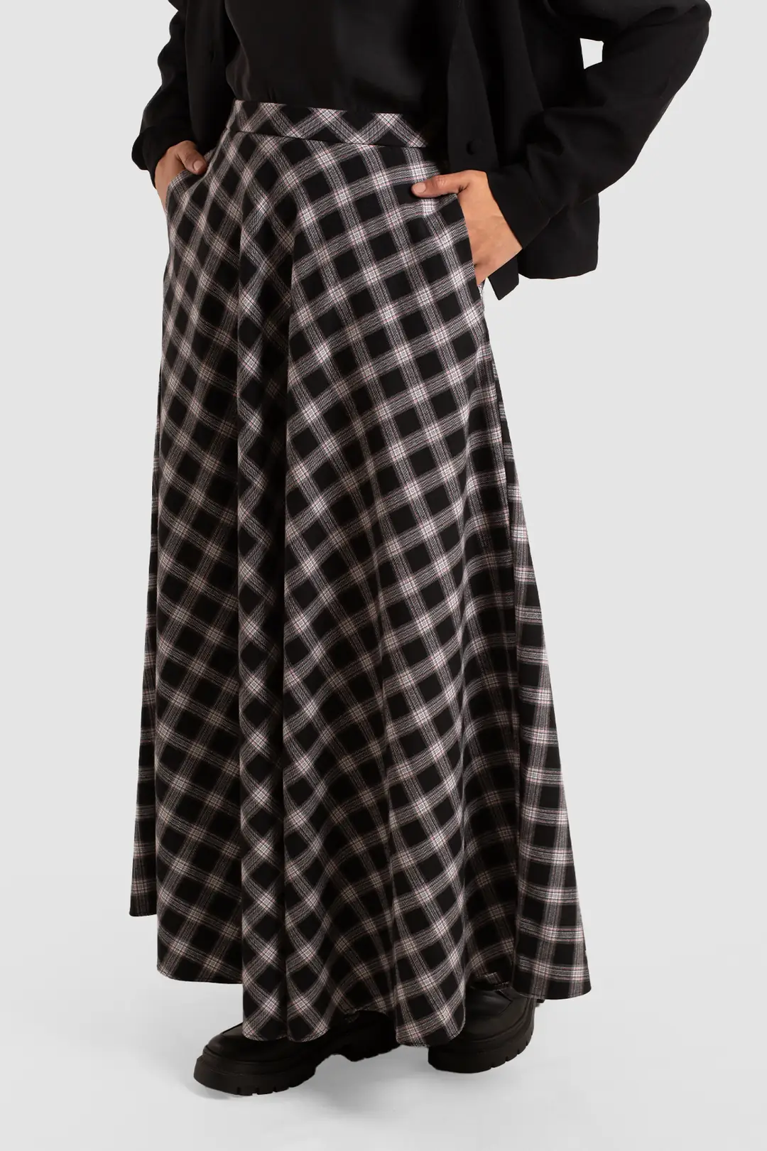Plaid Pattern Cotton Flared Skirt Black 4