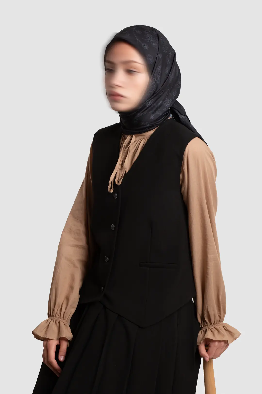 V Yaka Düğmeli Yelek Siyah 6