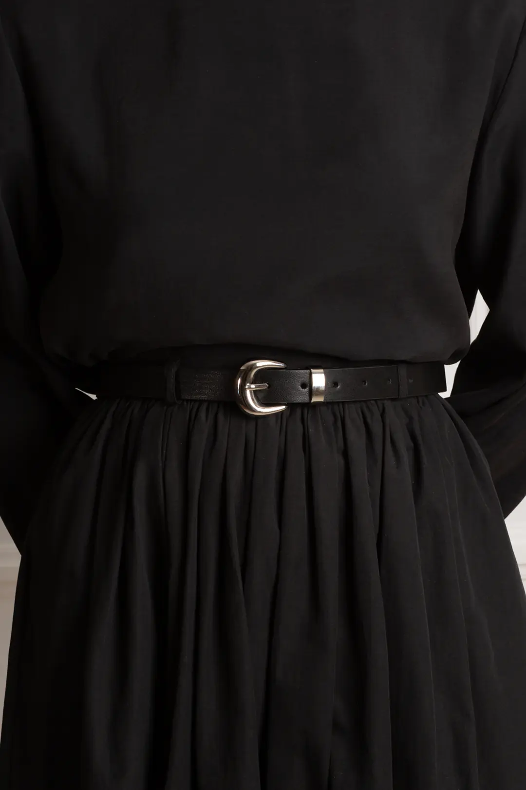 Thick Oval Buckle Leather Belt, Black 3