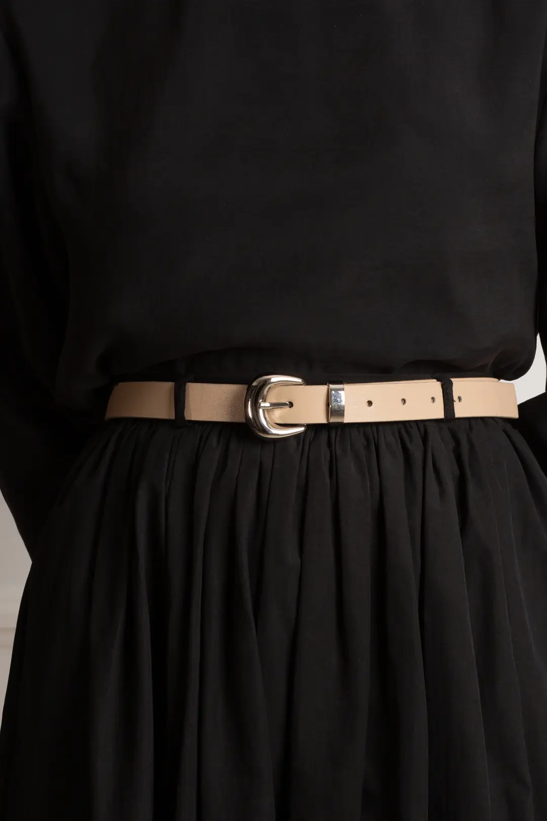 Thick Oval Buckle Leather Belt with Stones 3