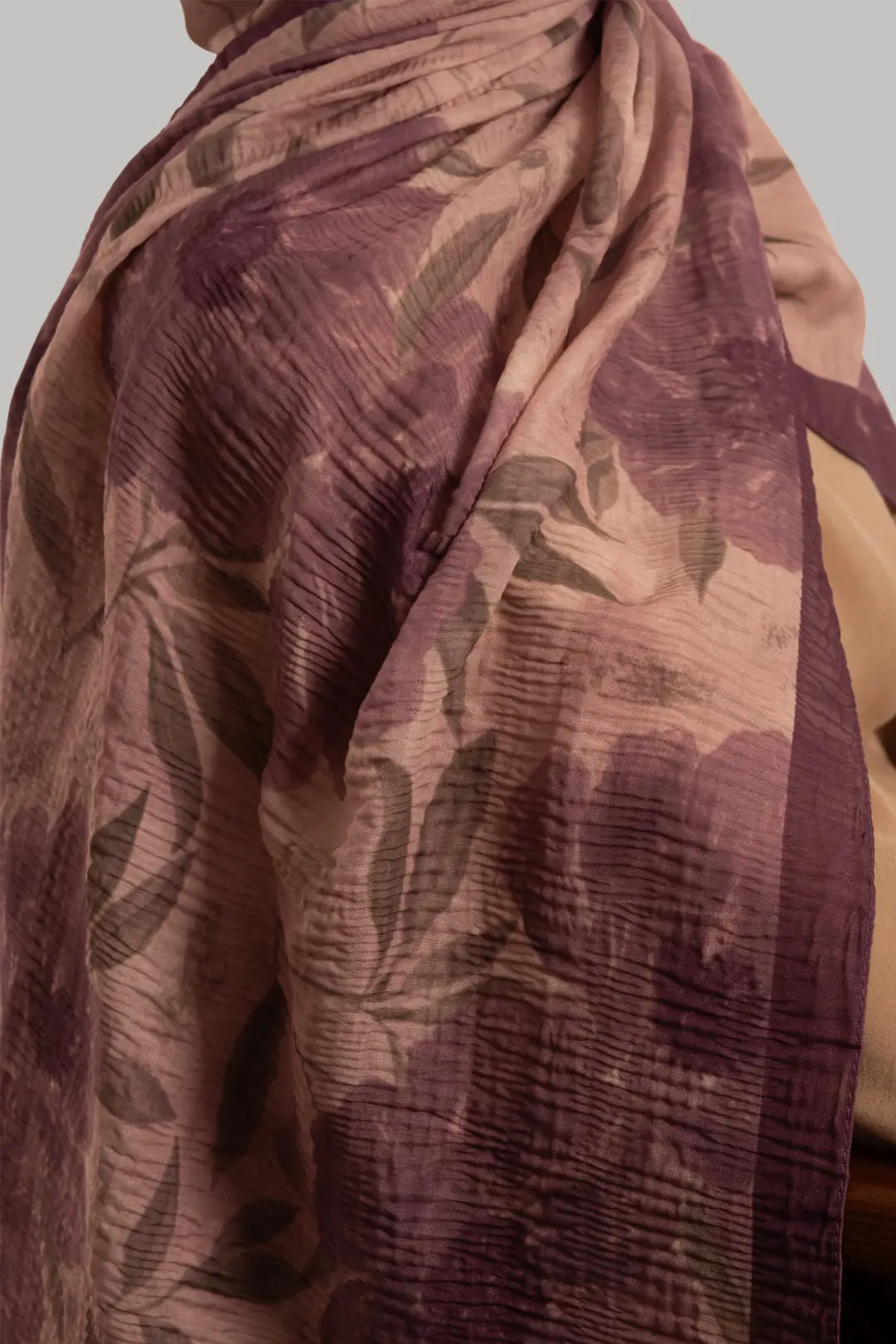 Autumn Bouquet Patterned Muslin Scarf Lilac 4