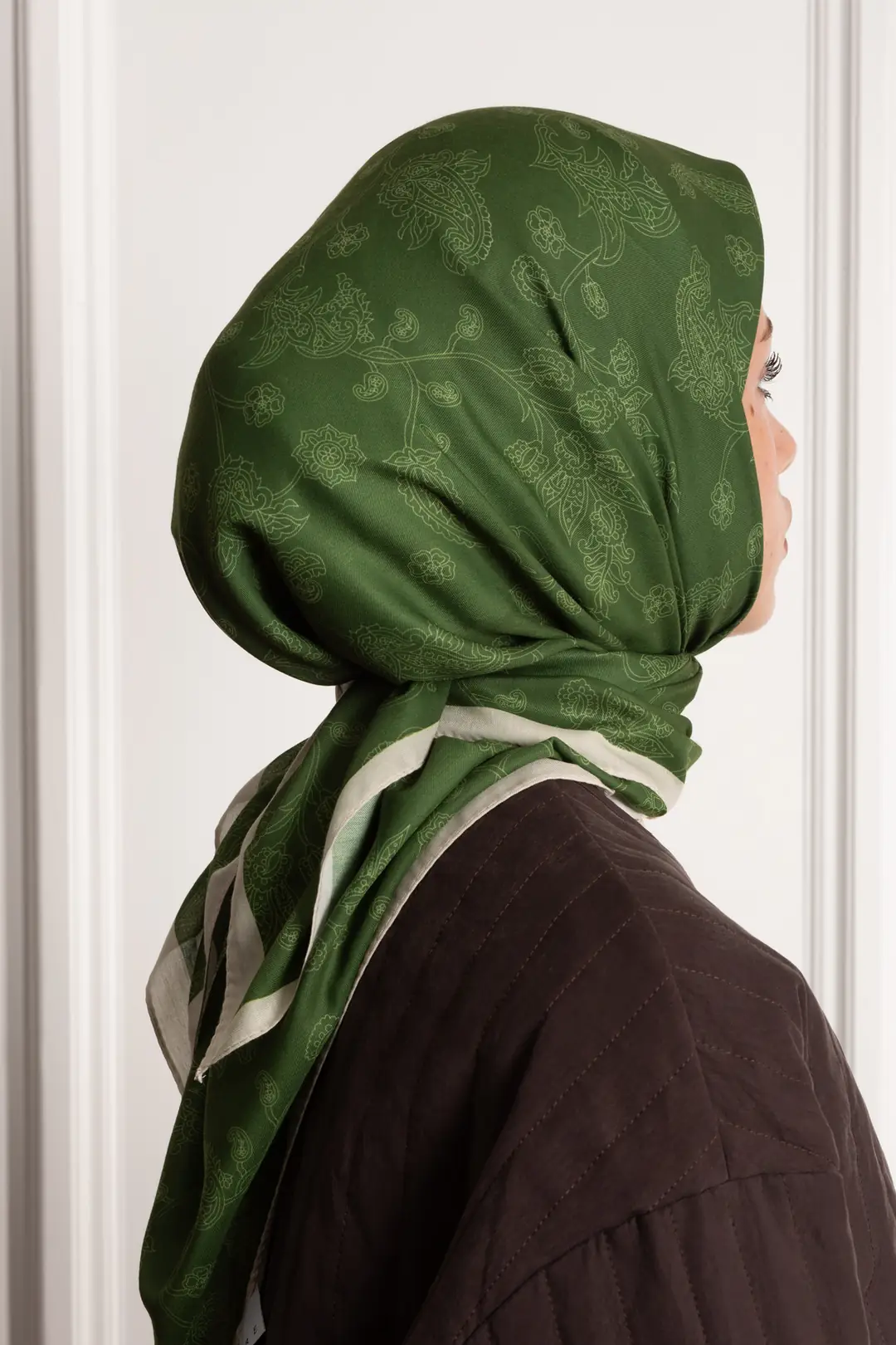 Soft Scarf with Night Ivy Pattern, Green 3