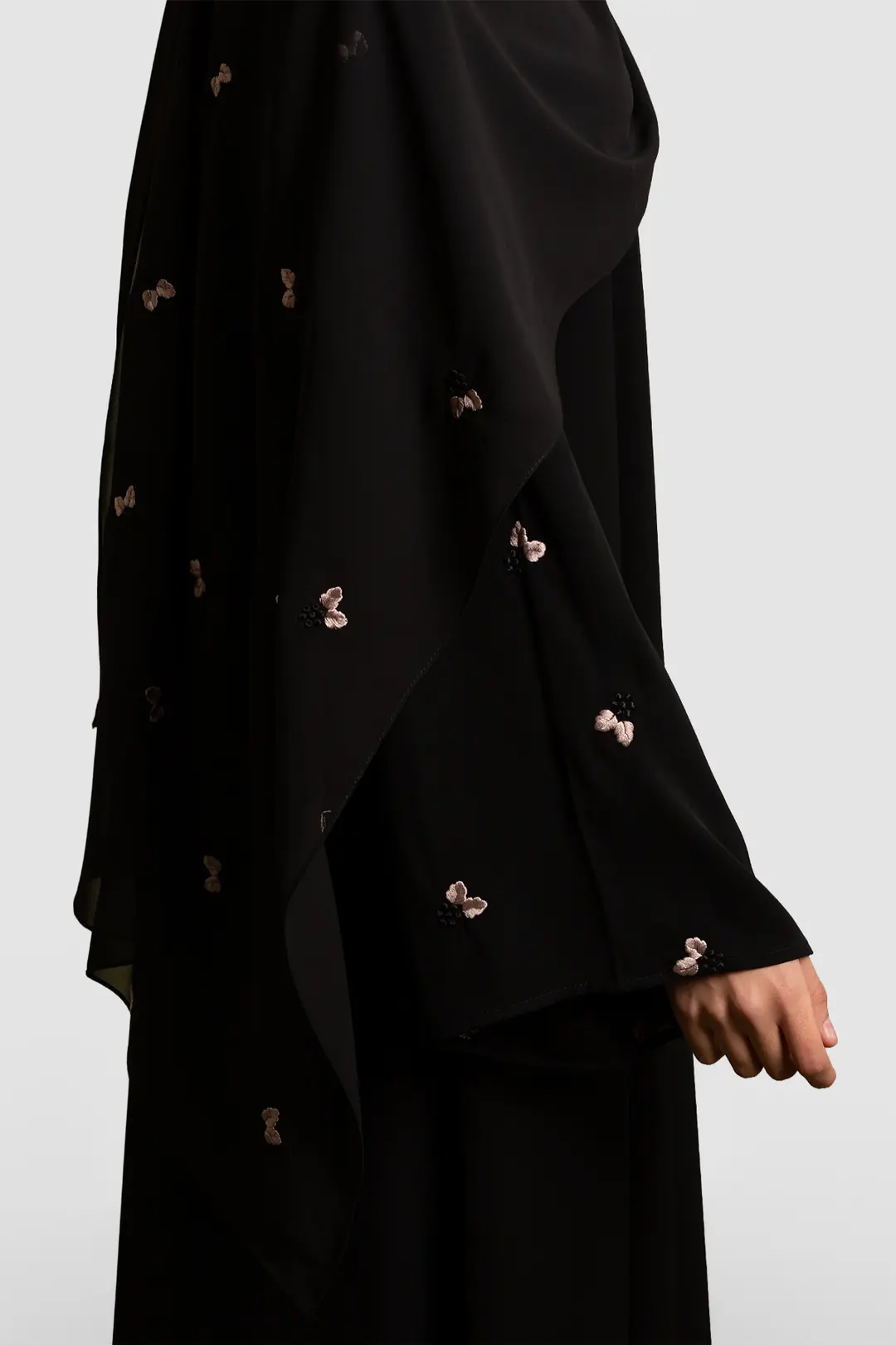 Minimal Yaprak Motifli Abaya Takım Bej 3